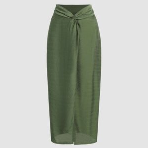 🦝 Selling 5/1 🦝 Green maxi skirt sz L